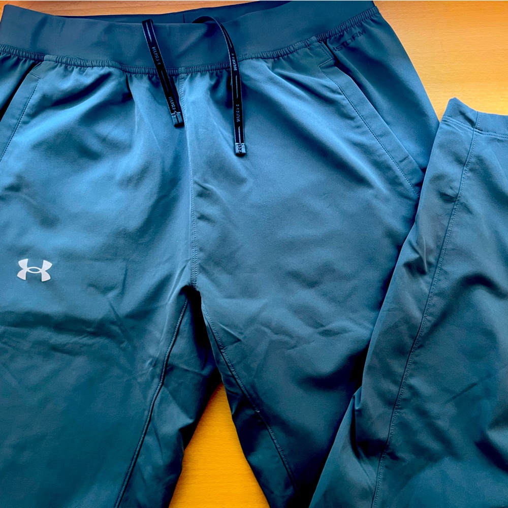 Under Armour men grey stretch sports pants. Large. Never worn.